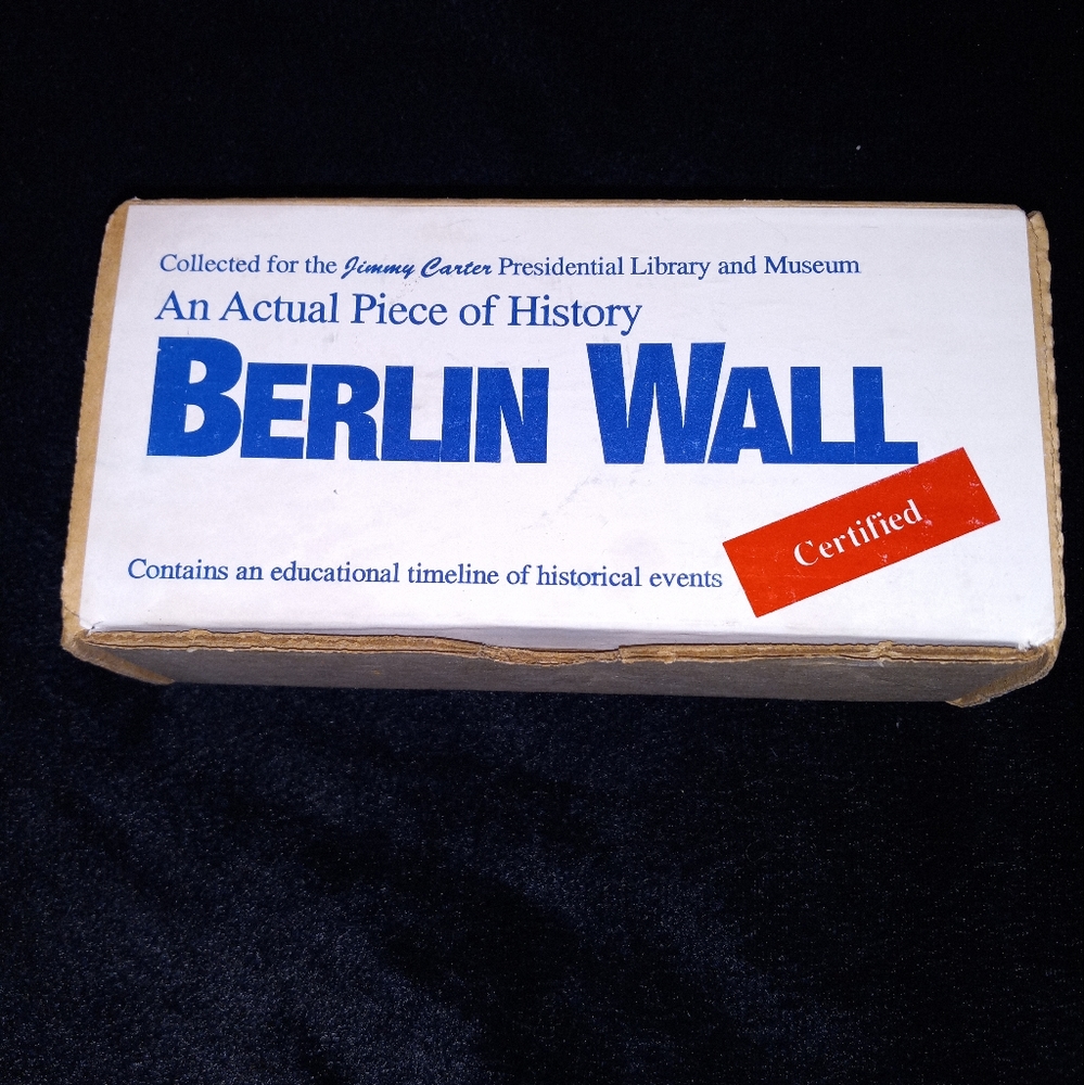 REAL PIECE  OF BERLIN  WALL WITH  PAPERS IN BOX